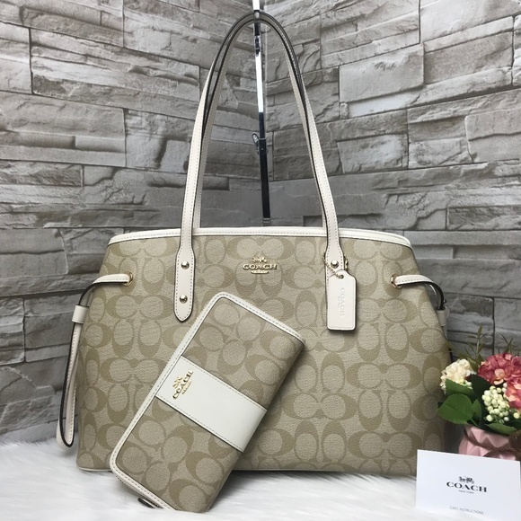 Coach Handbags - 👜COACH SET🌺 DRAWSTRING CARRYALL & ZIP WALLET